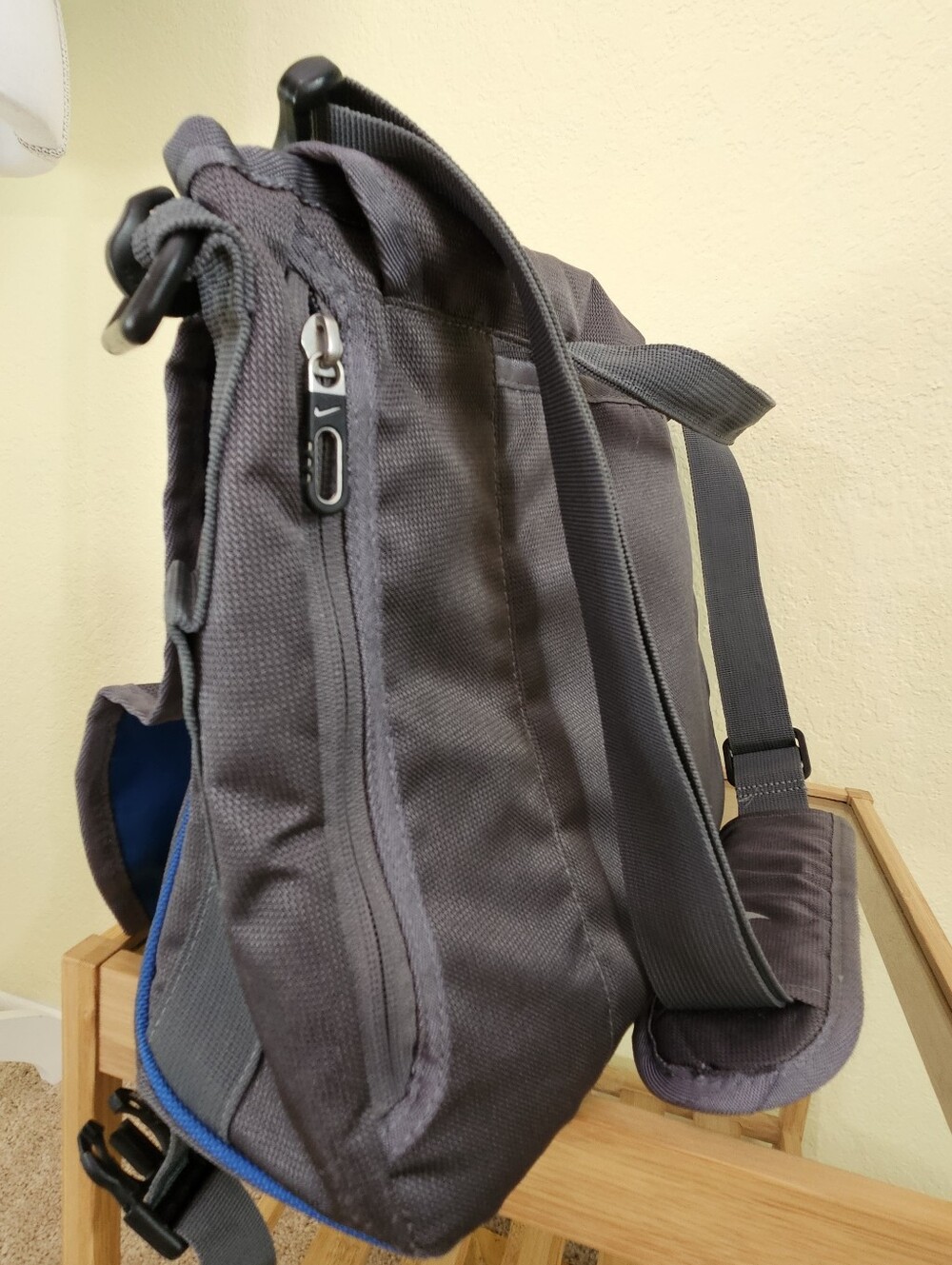 Nike Messenger laptop travel bag. - Picture 11 of 14